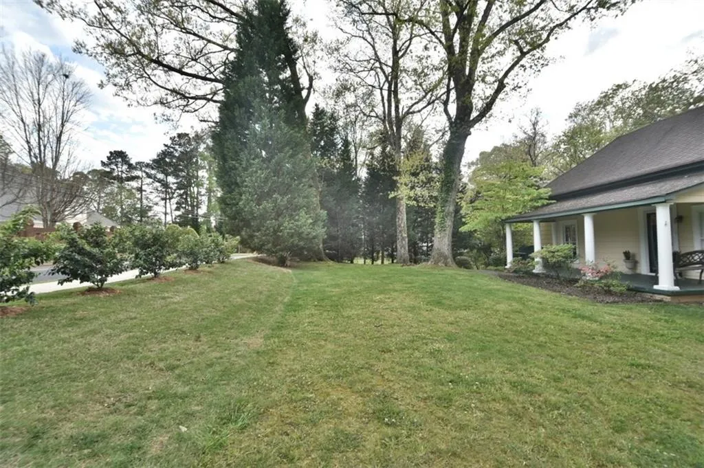 7800 Mount Vernon Road, Sandy Springs, Georgia 30350, 3 Bedrooms Bedrooms, ,2 BathroomsBathrooms,Residential,Sold,7800 Mount Vernon Road,5863736