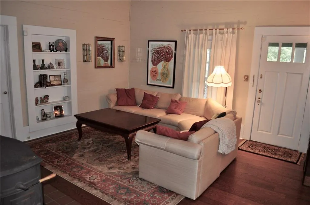 7800 Mount Vernon Road, Sandy Springs, Georgia 30350, 3 Bedrooms Bedrooms, ,2 BathroomsBathrooms,Residential,Sold,7800 Mount Vernon Road,5863736