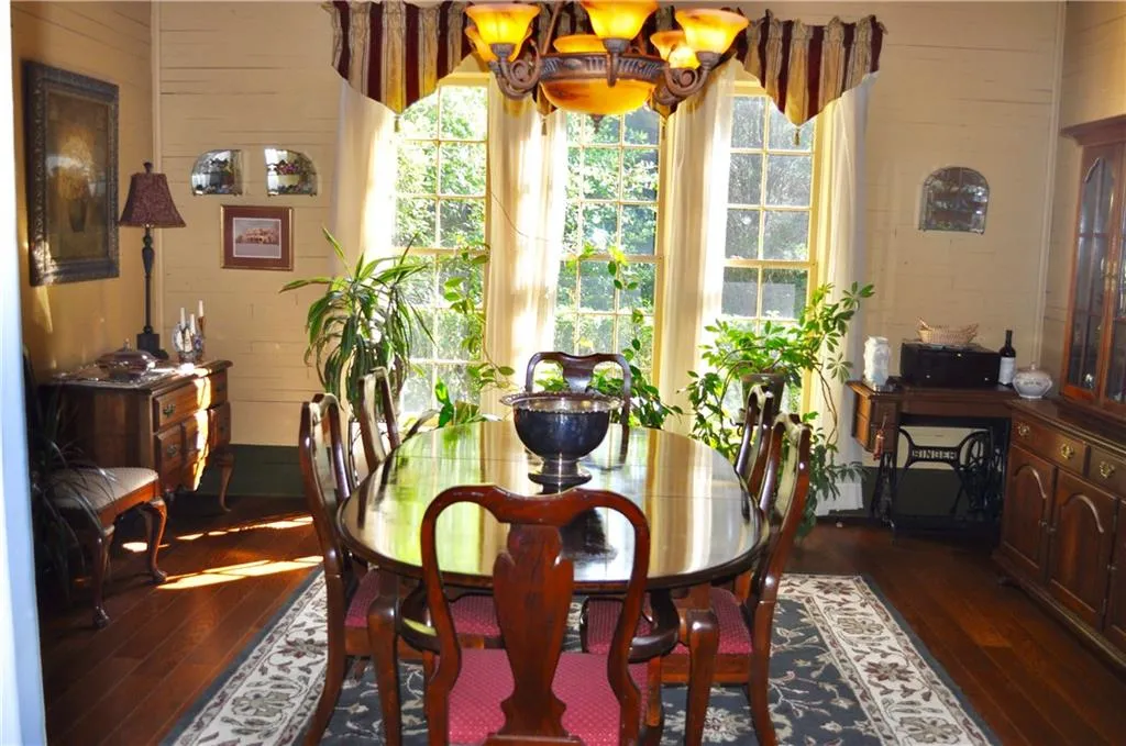 7800 Mount Vernon Road, Sandy Springs, Georgia 30350, 3 Bedrooms Bedrooms, ,2 BathroomsBathrooms,Residential,Sold,7800 Mount Vernon Road,5863736