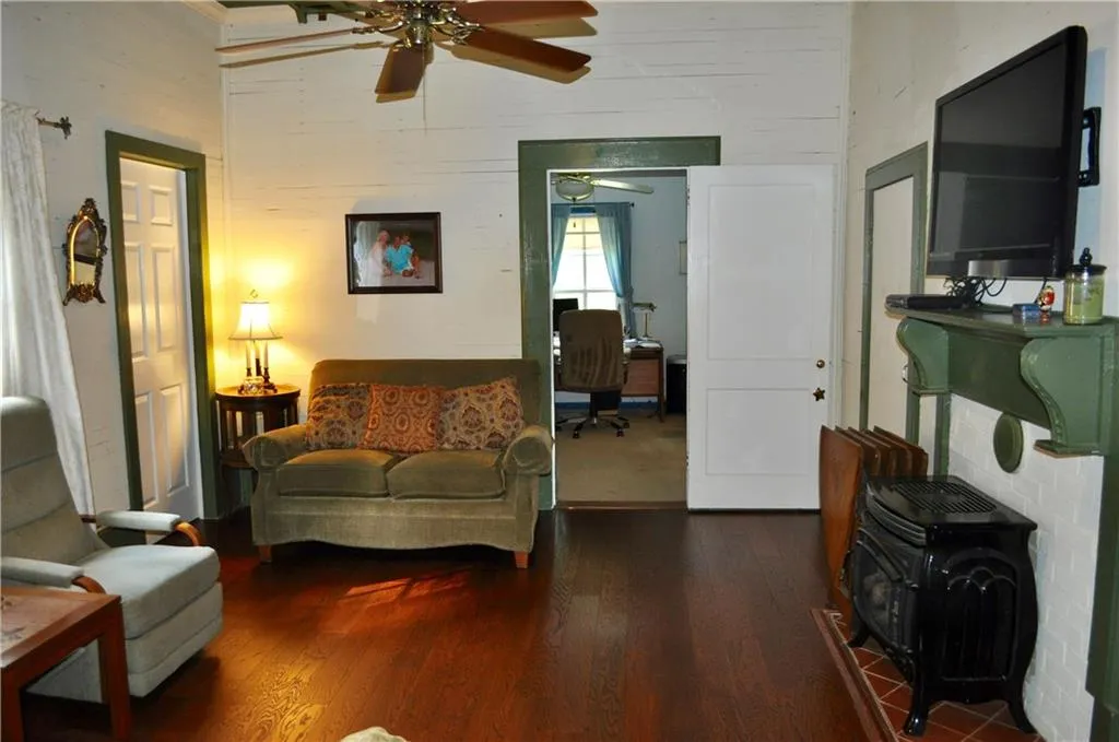 7800 Mount Vernon Road, Sandy Springs, Georgia 30350, 3 Bedrooms Bedrooms, ,2 BathroomsBathrooms,Residential,Sold,7800 Mount Vernon Road,5863736