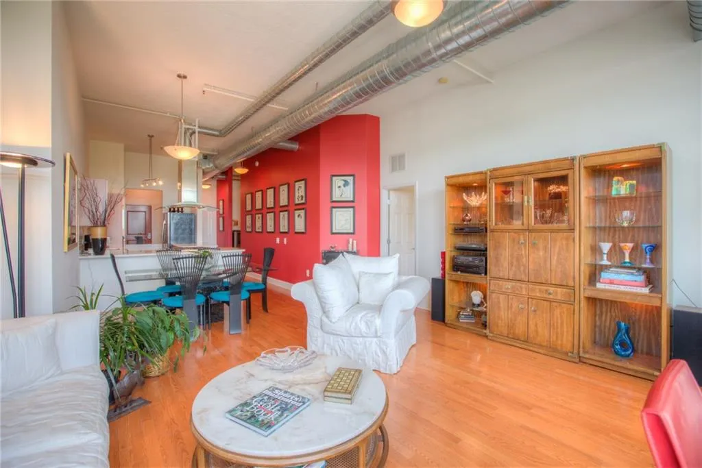 3820 Roswell Road Ne Unit 310, Atlanta, Georgia 30342, 1 Bedroom Bedrooms, ,1 BathroomBathrooms,Residential,Sold,3820 Roswell Road Ne Unit 310,5703192