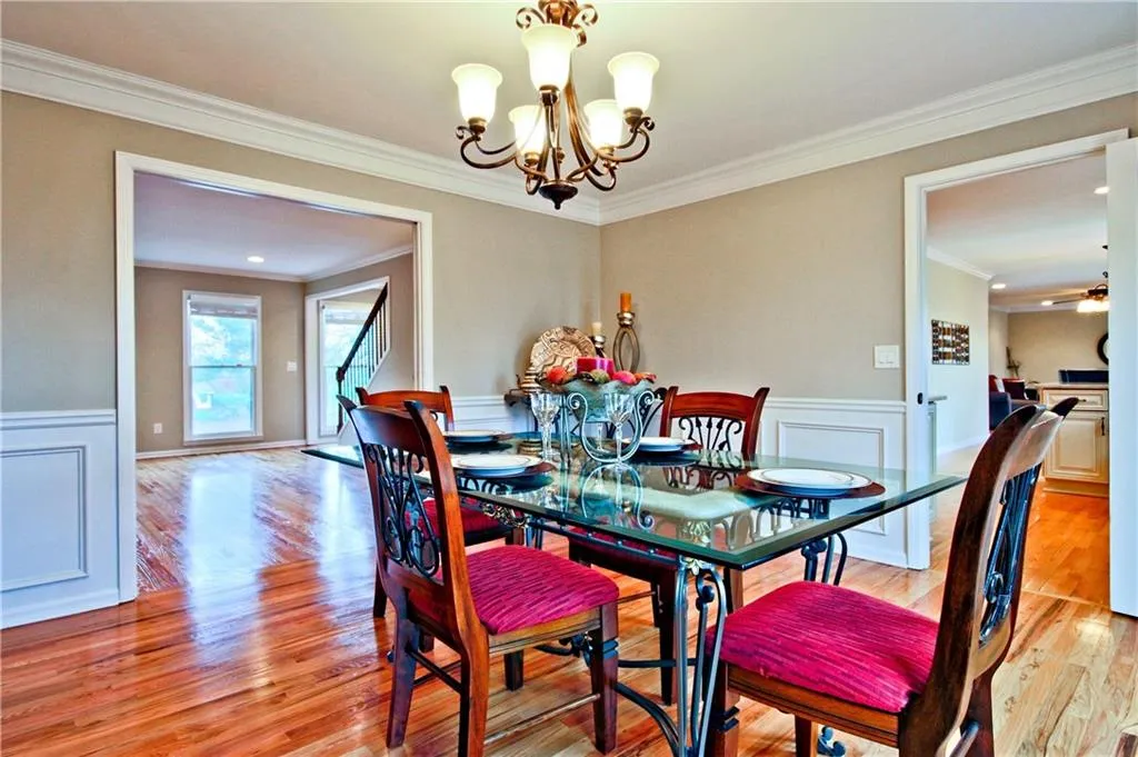 205 Marsh Glen Point, Atlanta, Georgia 30328, 5 Bedrooms Bedrooms, ,3 BathroomsBathrooms,Residential,Sold,205 Marsh Glen Point,5852018