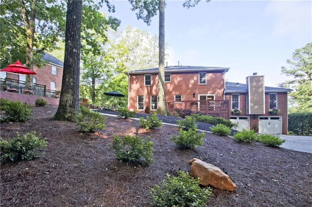 205 Marsh Glen Point, Atlanta, Georgia 30328, 5 Bedrooms Bedrooms, ,3 BathroomsBathrooms,Residential,Sold,205 Marsh Glen Point,5852018
