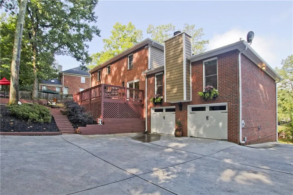 205 Marsh Glen Point, Atlanta, Georgia 30328, 5 Bedrooms Bedrooms, ,3 BathroomsBathrooms,Residential,Sold,205 Marsh Glen Point,5852018
