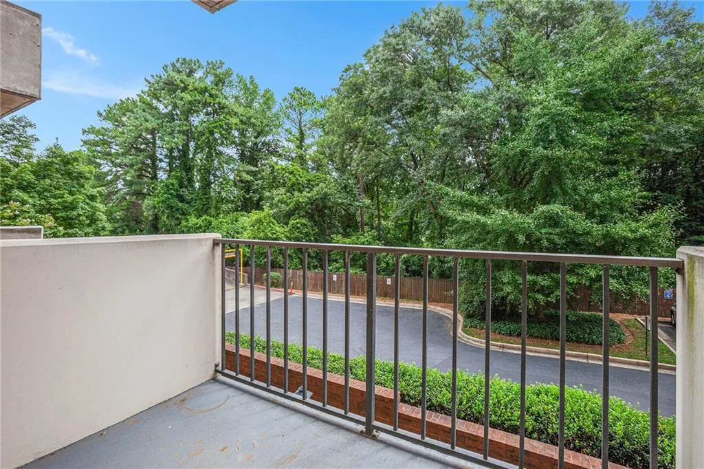 300 Johnson Ferry Road Ne Unit A203, Sandy Springs, Georgia 30328, 2 Bedrooms Bedrooms, ,2 BathroomsBathrooms,Residential,For Sale,300 Johnson Ferry Road Ne Unit A203,7749419