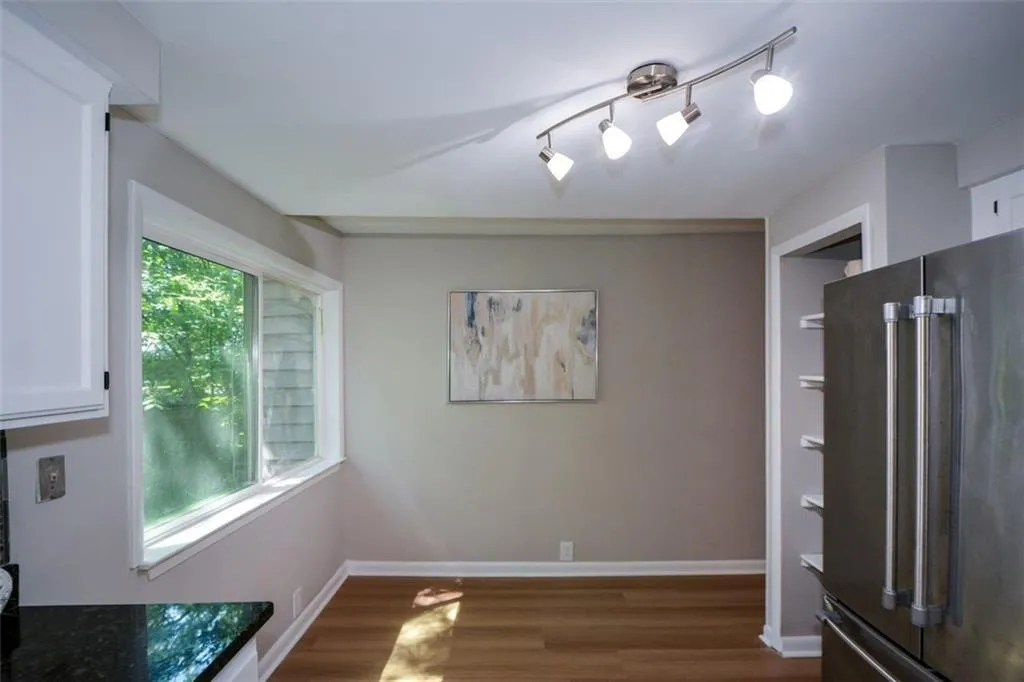 46 Dunwoody Springs Drive, Atlanta, Georgia 30328, 3 Bedrooms Bedrooms, ,2 BathroomsBathrooms,Residential,For Sale,46 Dunwoody Springs Drive,7641927