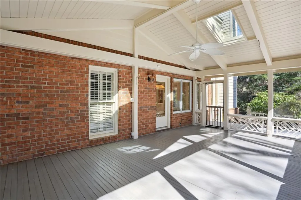 260 Seamarsh Court, Sandy Springs, Georgia 30328, 5 Bedrooms Bedrooms, ,4 BathroomsBathrooms,Residential,Sold,260 Seamarsh Court,7174758