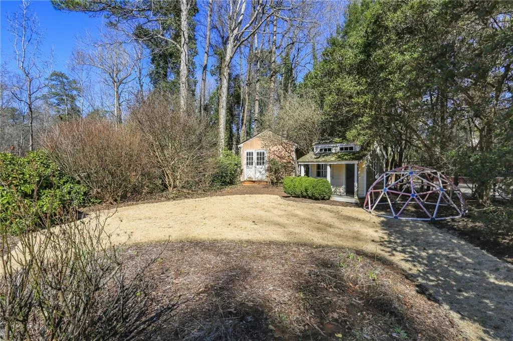 260 Seamarsh Court, Sandy Springs, Georgia 30328, 5 Bedrooms Bedrooms, ,4 BathroomsBathrooms,Residential,Sold,260 Seamarsh Court,7174758