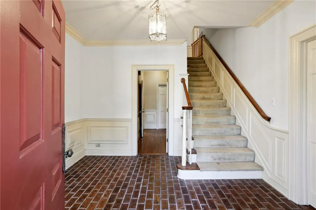 260 Seamarsh Court, Sandy Springs, Georgia 30328, 5 Bedrooms Bedrooms, ,4 BathroomsBathrooms,Residential,Sold,260 Seamarsh Court,7174758