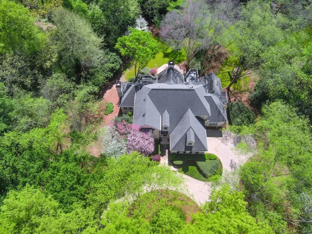 7845 Landowne Drive, Sandy Springs, Georgia 30350, 5 Bedrooms Bedrooms, ,4 BathroomsBathrooms,Residential,Sold,7845 Landowne Drive,6535799