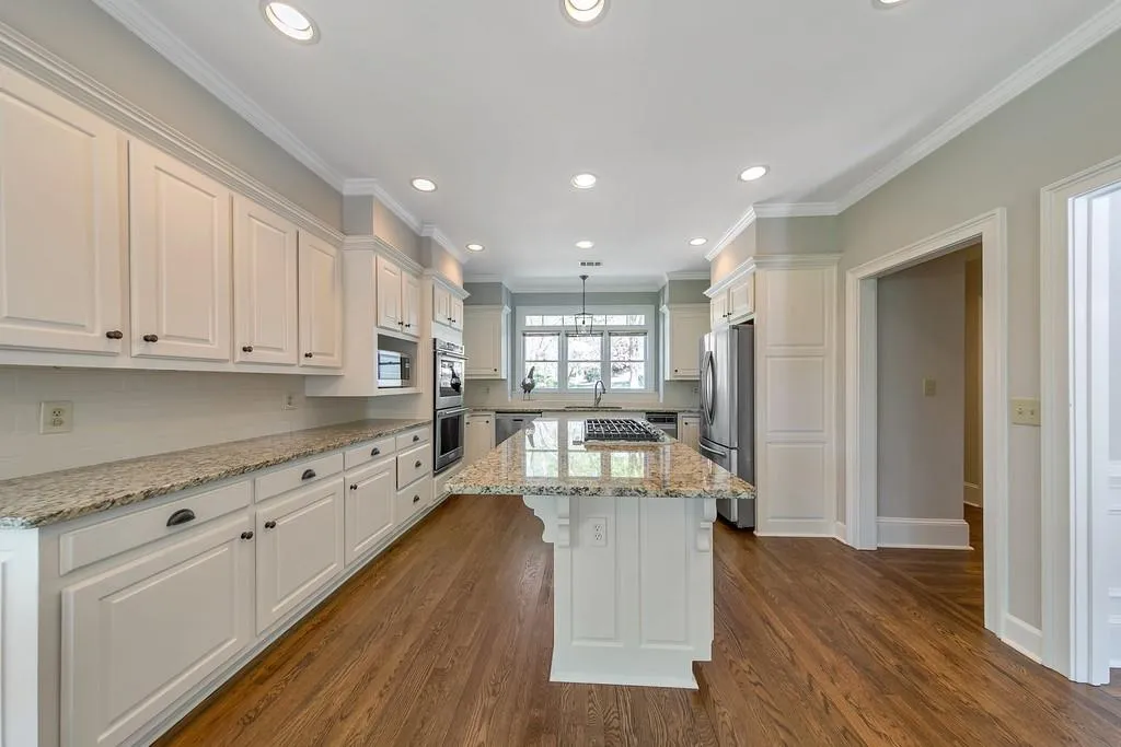 7845 Landowne Drive, Sandy Springs, Georgia 30350, 5 Bedrooms Bedrooms, ,4 BathroomsBathrooms,Residential,Sold,7845 Landowne Drive,6535799