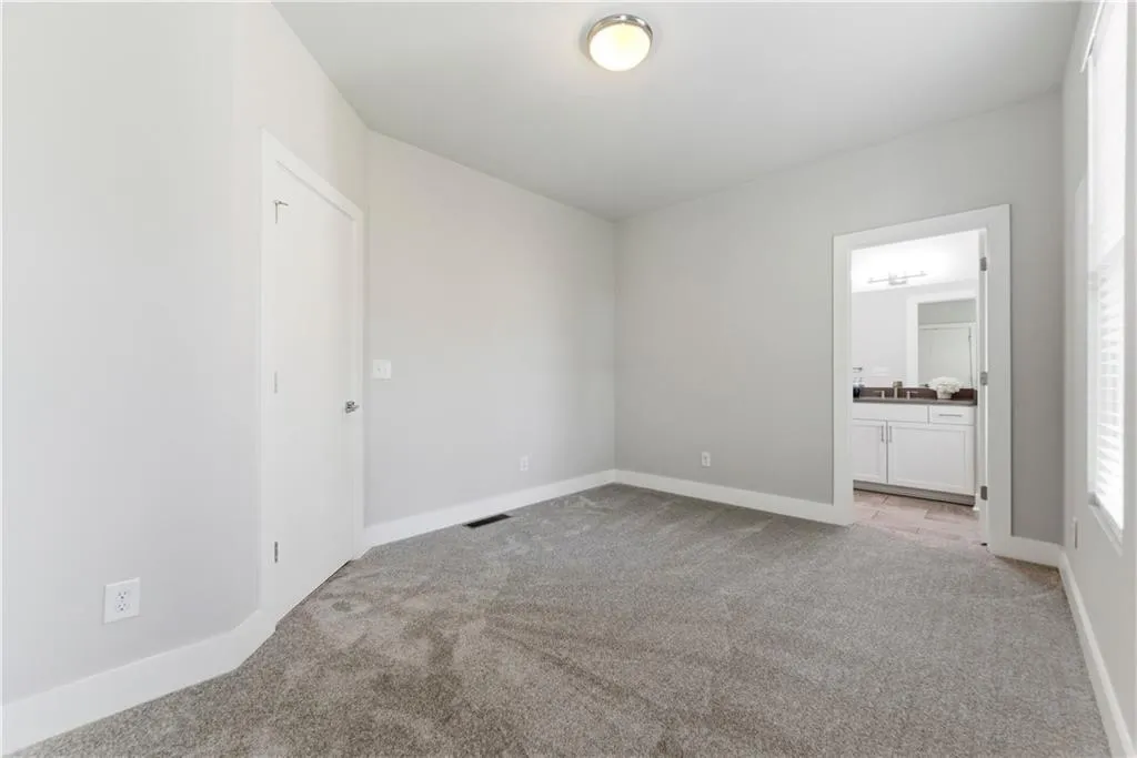 721 Taylor Court, Atlanta, Georgia 30324, 2 Bedrooms Bedrooms, ,2 BathroomsBathrooms,Residential,For Sale,721 Taylor Court,7670036