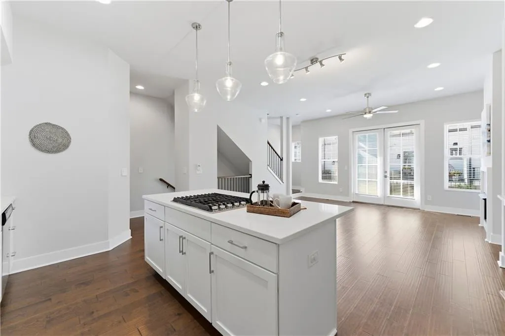 721 Taylor Court, Atlanta, Georgia 30324, 2 Bedrooms Bedrooms, ,2 BathroomsBathrooms,Residential,For Sale,721 Taylor Court,7670036