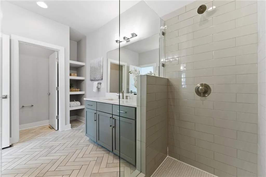 721 Taylor Court, Atlanta, Georgia 30324, 2 Bedrooms Bedrooms, ,2 BathroomsBathrooms,Residential,For Sale,721 Taylor Court,7670036