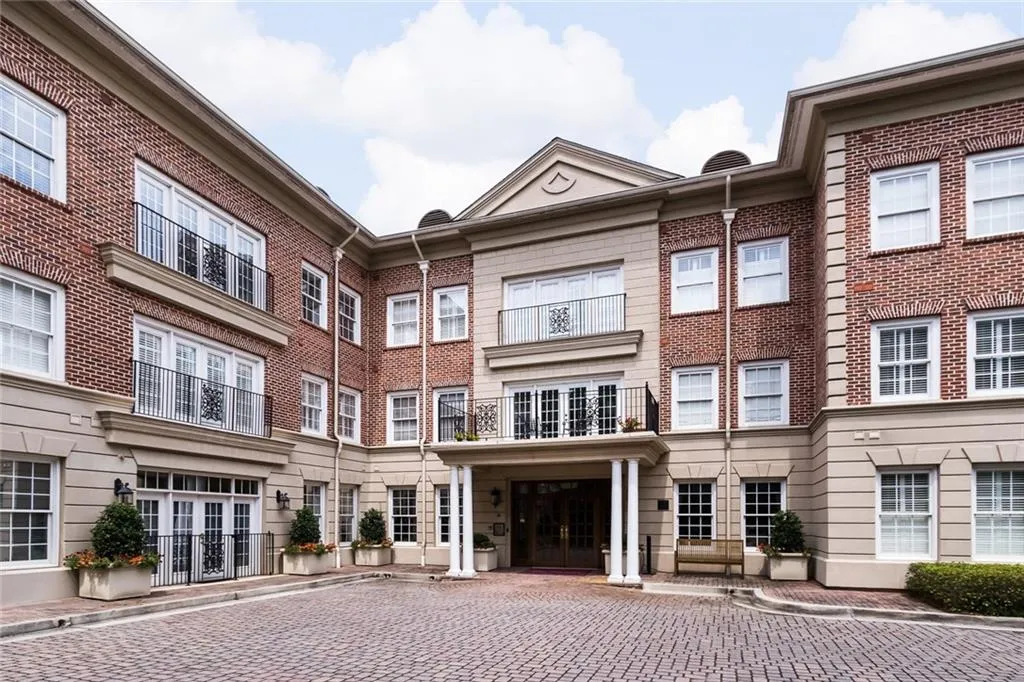 5415 Northland Drive Unit 108, Atlanta, Georgia 30342, 1 Bedroom Bedrooms, ,1 BathroomBathrooms,Residential,Sold,5415 Northland Drive Unit 108,5884929
