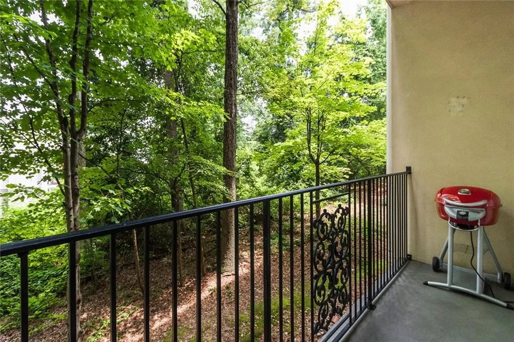 5415 Northland Drive Unit 108, Atlanta, Georgia 30342, 1 Bedroom Bedrooms, ,1 BathroomBathrooms,Residential,Sold,5415 Northland Drive Unit 108,5884929