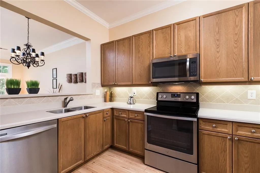 5415 Northland Drive Unit 108, Atlanta, Georgia 30342, 1 Bedroom Bedrooms, ,1 BathroomBathrooms,Residential,Sold,5415 Northland Drive Unit 108,5884929