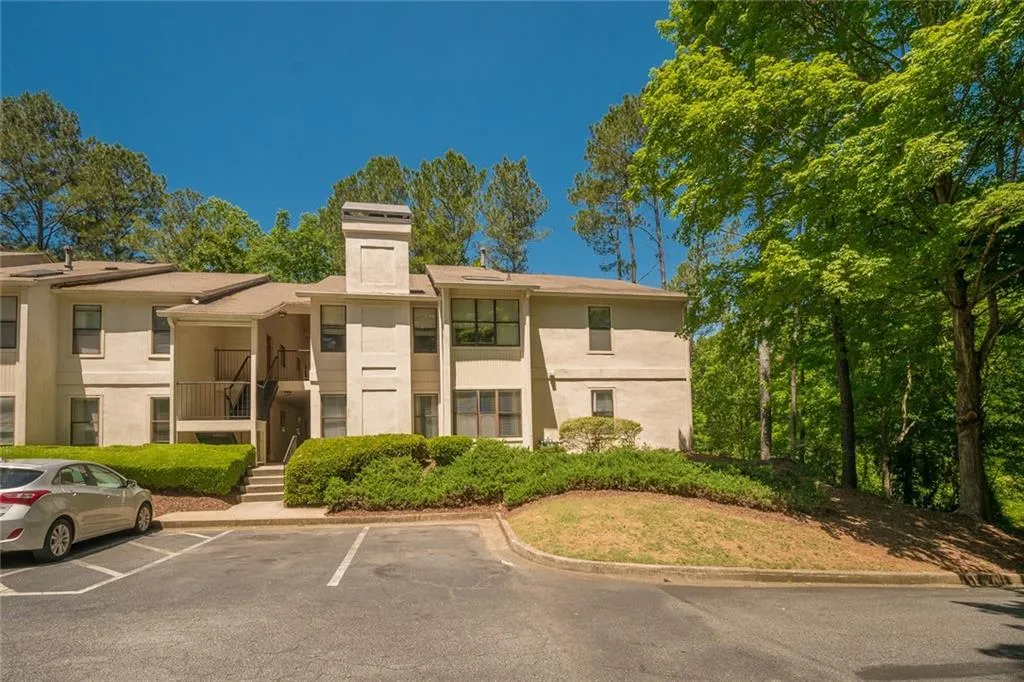 1316 Old Hammond Chase, Sandy Springs, Georgia 30350, 2 Bedrooms Bedrooms, ,2 BathroomsBathrooms,Residential,Sold,1316 Old Hammond Chase,6719875