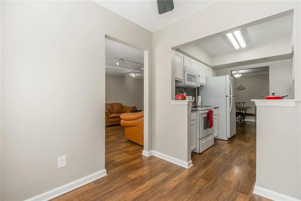 1316 Old Hammond Chase, Sandy Springs, Georgia 30350, 2 Bedrooms Bedrooms, ,2 BathroomsBathrooms,Residential,Sold,1316 Old Hammond Chase,6719875