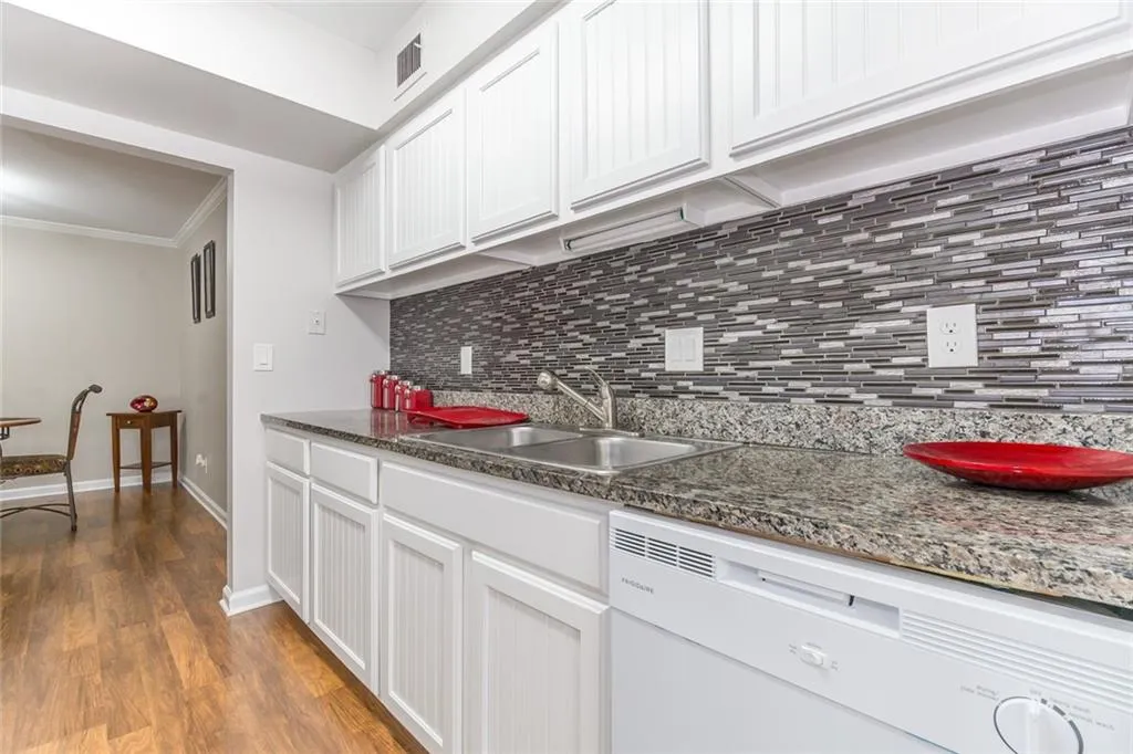 1316 Old Hammond Chase, Sandy Springs, Georgia 30350, 2 Bedrooms Bedrooms, ,2 BathroomsBathrooms,Residential,Sold,1316 Old Hammond Chase,6719875