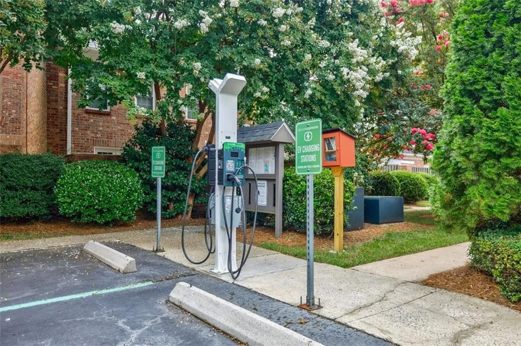 12 Palace Green Place Nw, Atlanta, Georgia 30318, 2 Bedrooms Bedrooms, ,2 BathroomsBathrooms,Residential,For Sale,12 Palace Green Place Nw,7621561