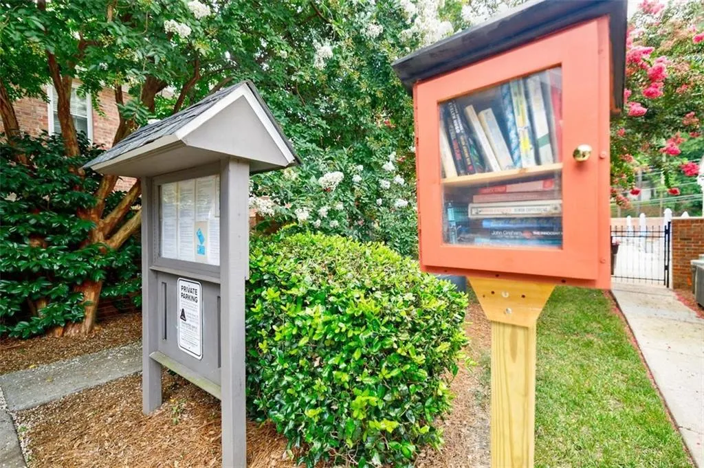 12 Palace Green Place Nw, Atlanta, Georgia 30318, 2 Bedrooms Bedrooms, ,2 BathroomsBathrooms,Residential,For Sale,12 Palace Green Place Nw,7621561
