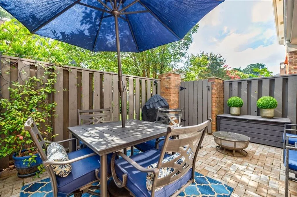 12 Palace Green Place Nw, Atlanta, Georgia 30318, 2 Bedrooms Bedrooms, ,2 BathroomsBathrooms,Residential,For Sale,12 Palace Green Place Nw,7621561
