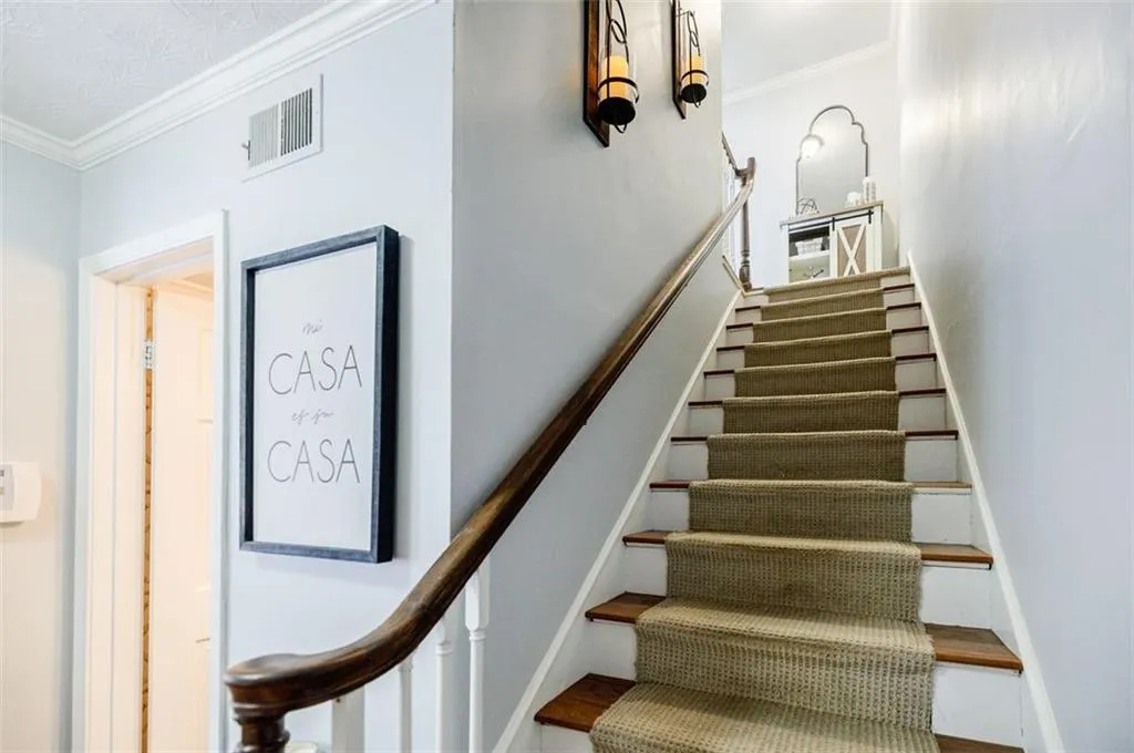 12 Palace Green Place Nw, Atlanta, Georgia 30318, 2 Bedrooms Bedrooms, ,2 BathroomsBathrooms,Residential,For Sale,12 Palace Green Place Nw,7621561
