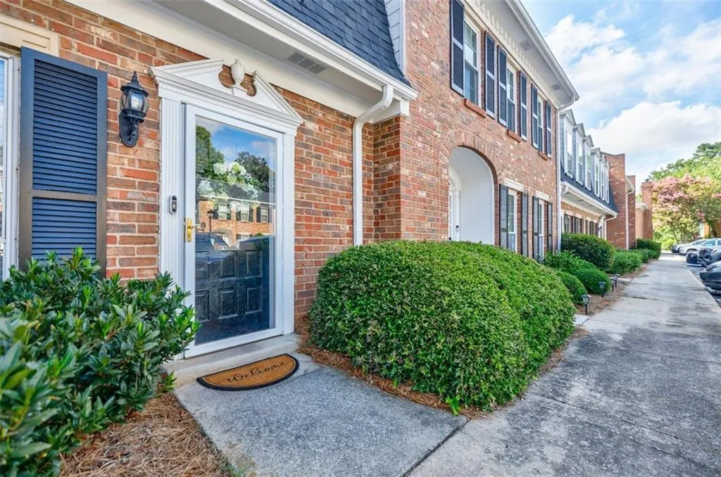 12 Palace Green Place Nw, Atlanta, Georgia 30318, 2 Bedrooms Bedrooms, ,2 BathroomsBathrooms,Residential,For Sale,12 Palace Green Place Nw,7621561