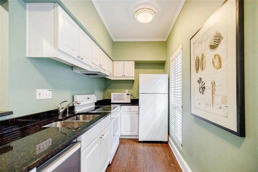 12 Palace Green Place Nw, Atlanta, Georgia 30318, 2 Bedrooms Bedrooms, ,2 BathroomsBathrooms,Residential,For Sale,12 Palace Green Place Nw,7621561