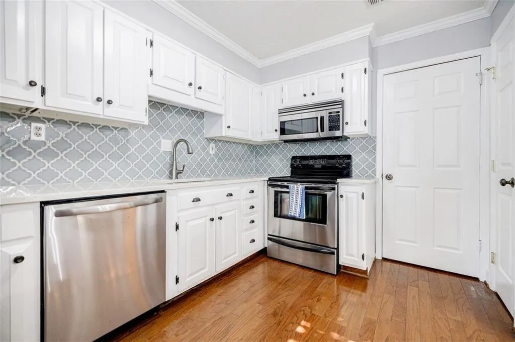 12 Palace Green Place Nw, Atlanta, Georgia 30318, 2 Bedrooms Bedrooms, ,2 BathroomsBathrooms,Residential,For Sale,12 Palace Green Place Nw,7621561
