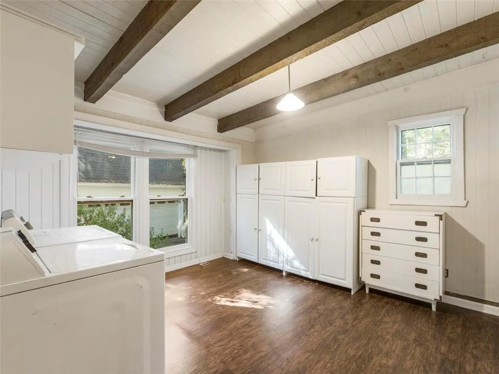 1095 Old Woodbine Road, Atlanta, Georgia 30319, 5 Bedrooms Bedrooms, ,4 BathroomsBathrooms,Residential,Sold,1095 Old Woodbine Road,6969445