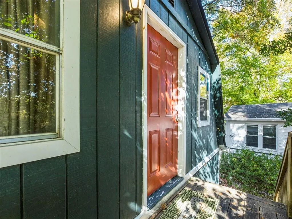 1095 Old Woodbine Road, Atlanta, Georgia 30319, 5 Bedrooms Bedrooms, ,4 BathroomsBathrooms,Residential,Sold,1095 Old Woodbine Road,6969445