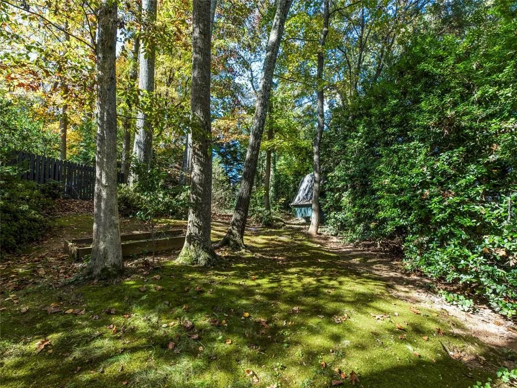 1095 Old Woodbine Road, Atlanta, Georgia 30319, 5 Bedrooms Bedrooms, ,4 BathroomsBathrooms,Residential,Sold,1095 Old Woodbine Road,6969445