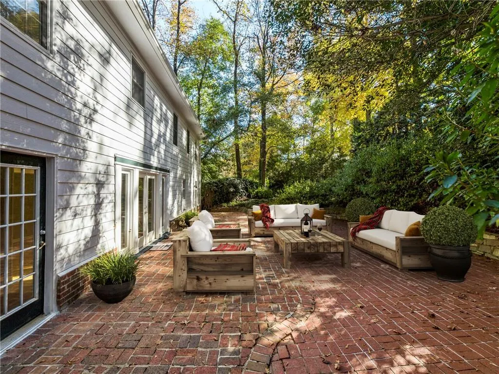 1095 Old Woodbine Road, Atlanta, Georgia 30319, 5 Bedrooms Bedrooms, ,4 BathroomsBathrooms,Residential,Sold,1095 Old Woodbine Road,6969445