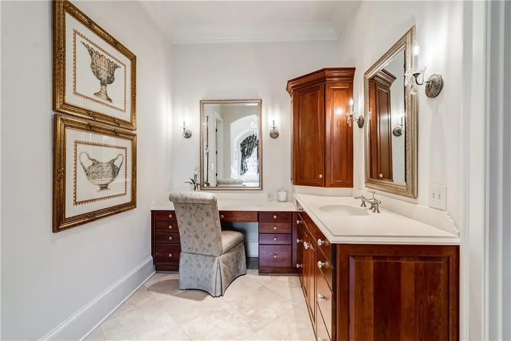 4719 Northside Drive Nw, Sandy Springs, Georgia 30327, 5 Bedrooms Bedrooms, ,4 BathroomsBathrooms,Residential,Sold,4719 Northside Drive Nw,6691260