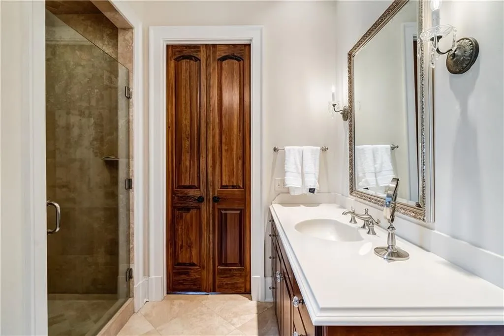 4719 Northside Drive Nw, Sandy Springs, Georgia 30327, 5 Bedrooms Bedrooms, ,4 BathroomsBathrooms,Residential,Sold,4719 Northside Drive Nw,6691260