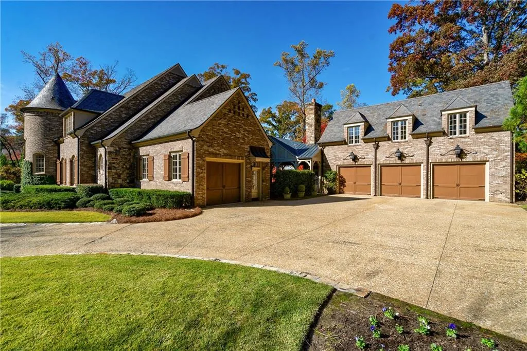 4719 Northside Drive Nw, Sandy Springs, Georgia 30327, 5 Bedrooms Bedrooms, ,4 BathroomsBathrooms,Residential,Sold,4719 Northside Drive Nw,6691260