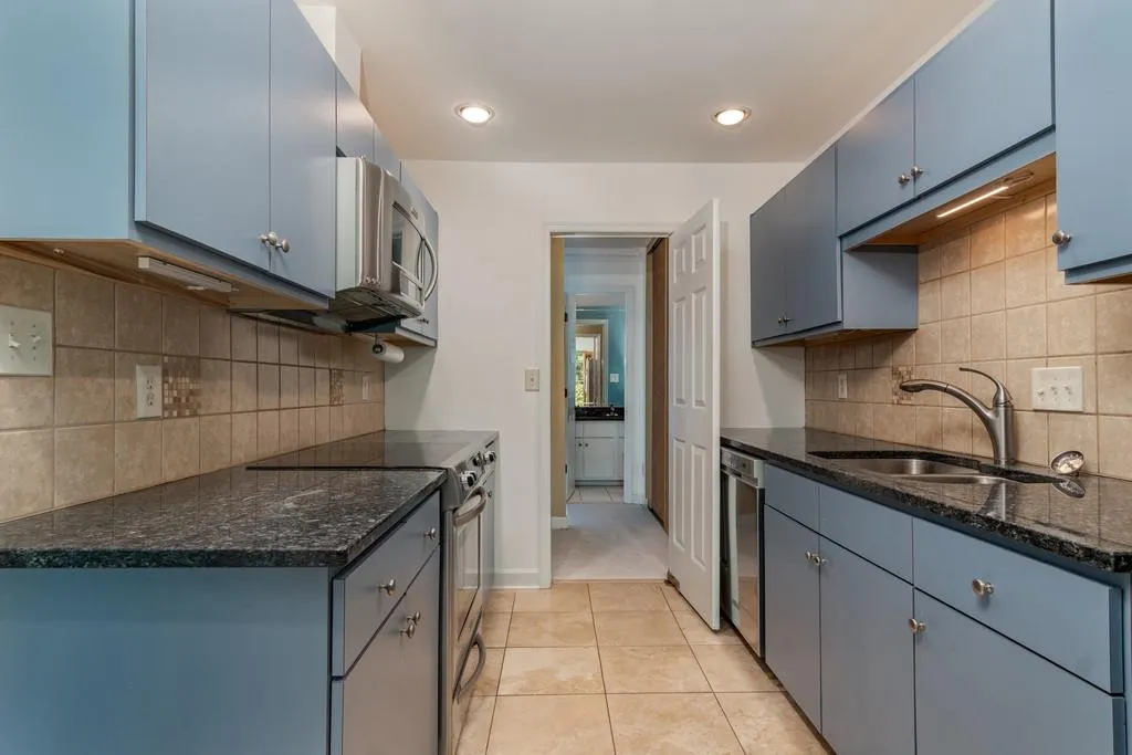 376 The Chace, Sandy Springs, Georgia 30328, 2 Bedrooms Bedrooms, ,2 BathroomsBathrooms,Residential,Sold,376 The Chace,6548130