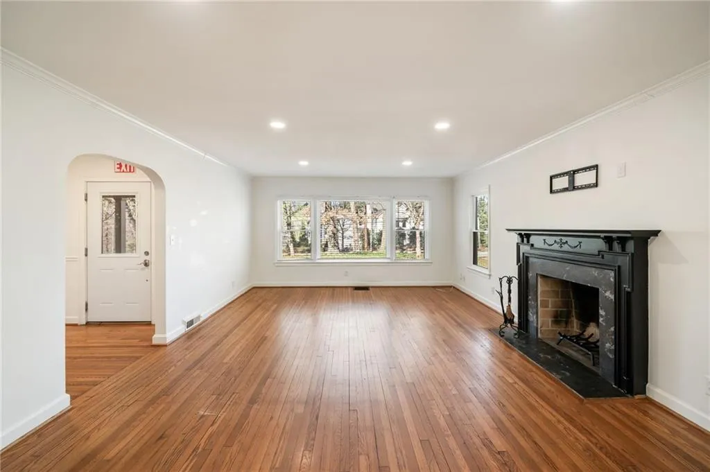 1140 Goodwin Place Ne, Atlanta, Georgia 30319, 8 Bedrooms Bedrooms, ,5 BathroomsBathrooms,Residential,Sold,1140 Goodwin Place Ne,7542776