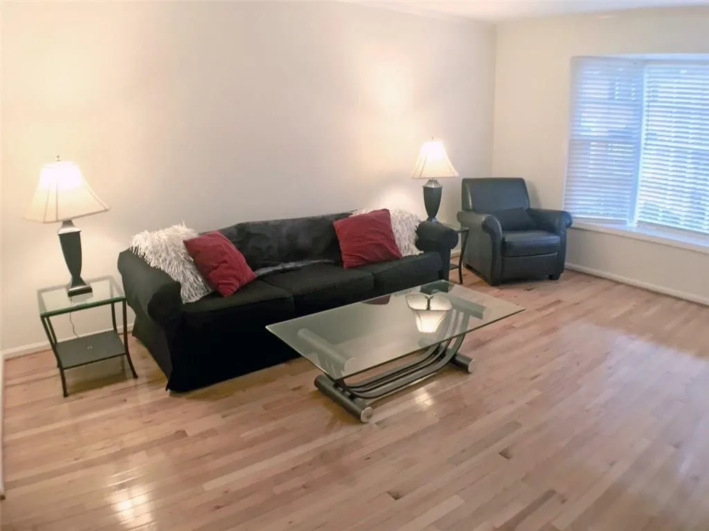 6520 Roswell Road Unit 40, Sandy Springs, Georgia 30328, 2 Bedrooms Bedrooms, ,1 BathroomBathrooms,Residential,Sold,6520 Roswell Road Unit 40,5944581