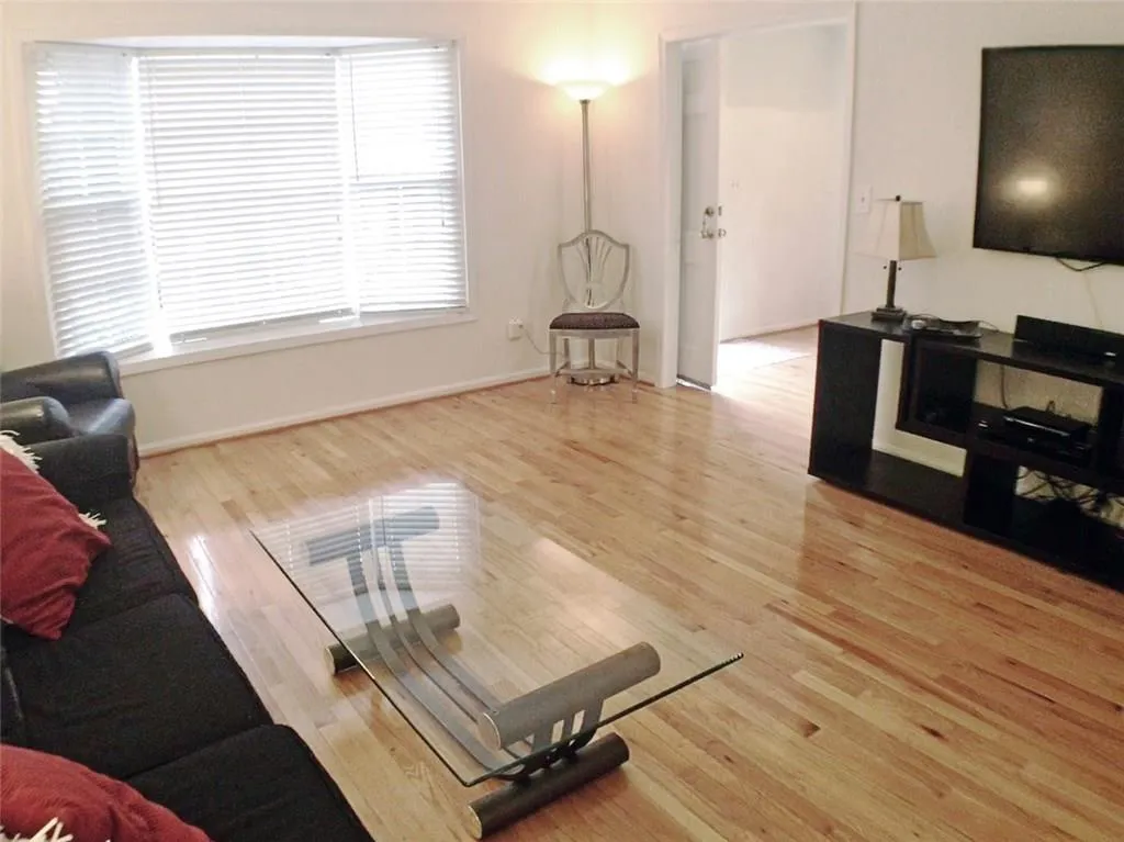 6520 Roswell Road Unit 40, Sandy Springs, Georgia 30328, 2 Bedrooms Bedrooms, ,1 BathroomBathrooms,Residential,Sold,6520 Roswell Road Unit 40,5944581