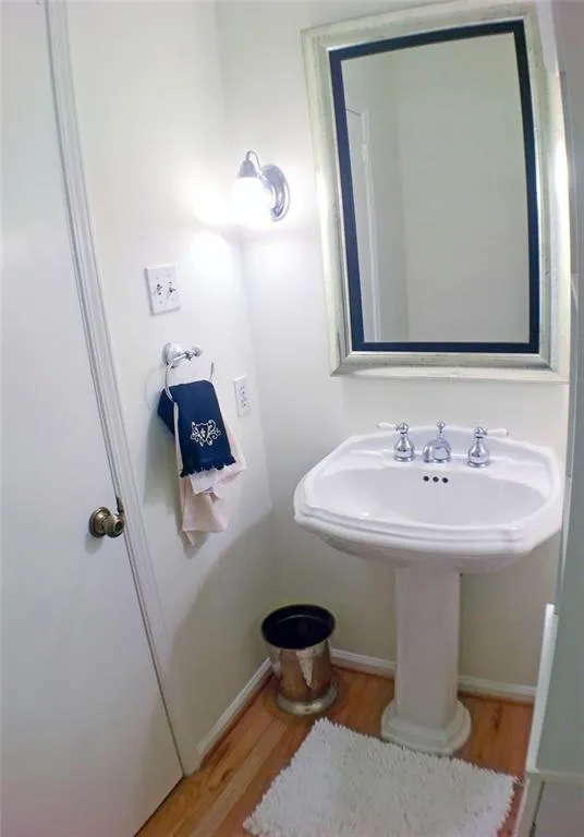 6520 Roswell Road Unit 40, Sandy Springs, Georgia 30328, 2 Bedrooms Bedrooms, ,1 BathroomBathrooms,Residential,Sold,6520 Roswell Road Unit 40,5944581
