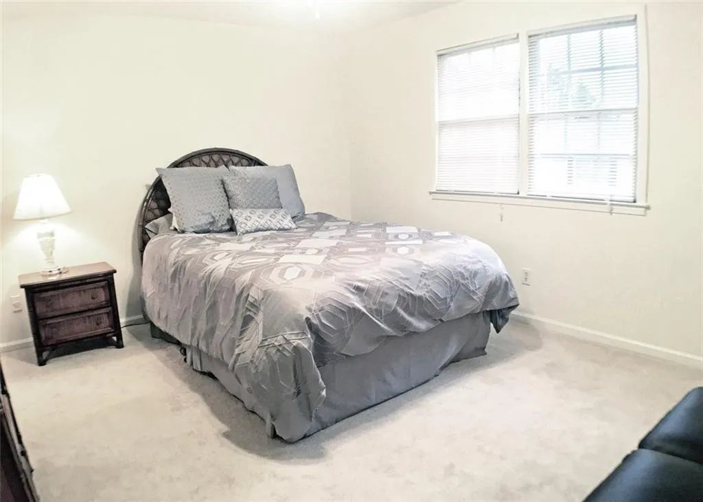 6520 Roswell Road Unit 40, Sandy Springs, Georgia 30328, 2 Bedrooms Bedrooms, ,1 BathroomBathrooms,Residential,Sold,6520 Roswell Road Unit 40,5944581