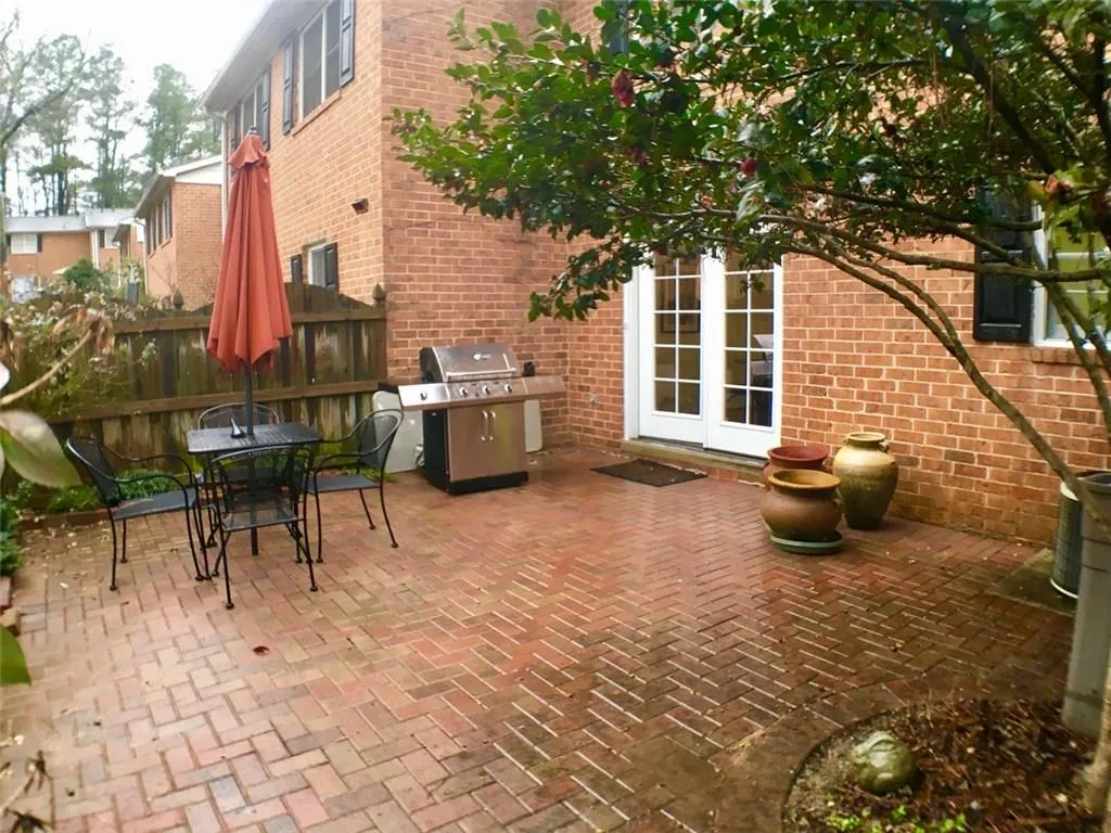 6520 Roswell Road Unit 40, Sandy Springs, Georgia 30328, 2 Bedrooms Bedrooms, ,1 BathroomBathrooms,Residential,Sold,6520 Roswell Road Unit 40,5944581
