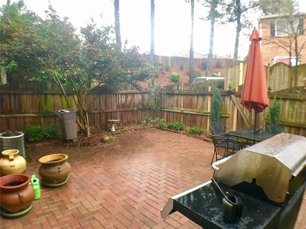 6520 Roswell Road Unit 40, Sandy Springs, Georgia 30328, 2 Bedrooms Bedrooms, ,1 BathroomBathrooms,Residential,Sold,6520 Roswell Road Unit 40,5944581