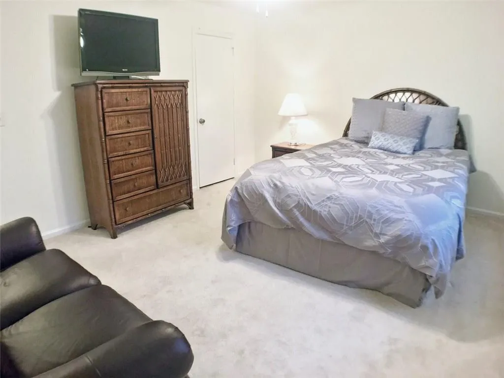 6520 Roswell Road Unit 40, Sandy Springs, Georgia 30328, 2 Bedrooms Bedrooms, ,1 BathroomBathrooms,Residential,Sold,6520 Roswell Road Unit 40,5944581