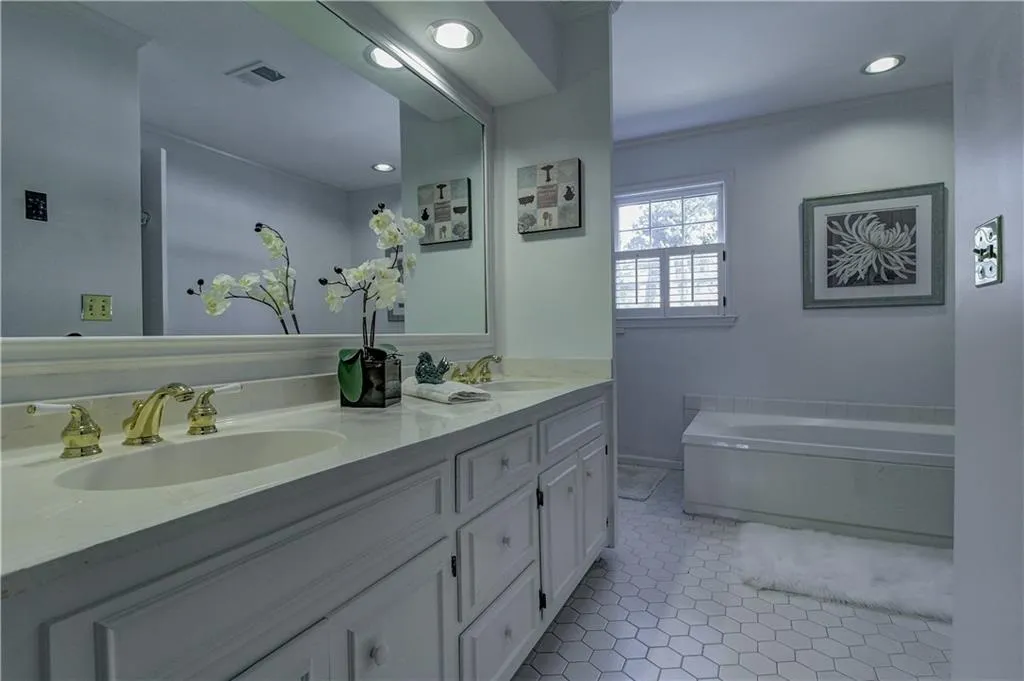 7445 Half Penny Place, Sandy Springs, Georgia 30350, 4 Bedrooms Bedrooms, ,3 BathroomsBathrooms,Residential,Sold,7445 Half Penny Place,5647517