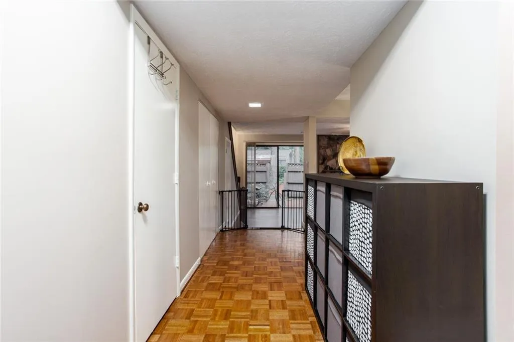 114 Goldrush Circle, Sandy Springs, Georgia 30328, 2 Bedrooms Bedrooms, ,2 BathroomsBathrooms,Residential,Sold,114 Goldrush Circle,6947242
