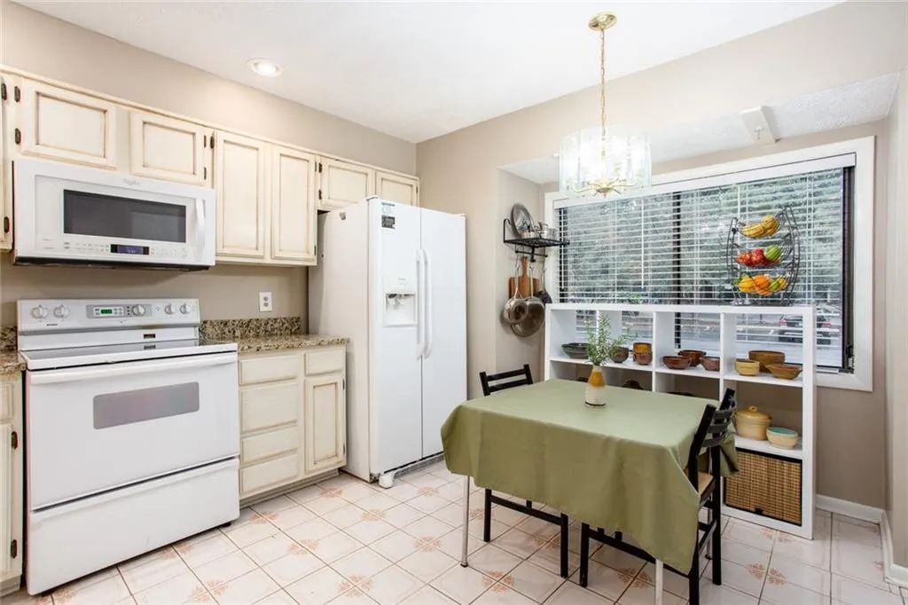114 Goldrush Circle, Sandy Springs, Georgia 30328, 2 Bedrooms Bedrooms, ,2 BathroomsBathrooms,Residential,Sold,114 Goldrush Circle,6947242
